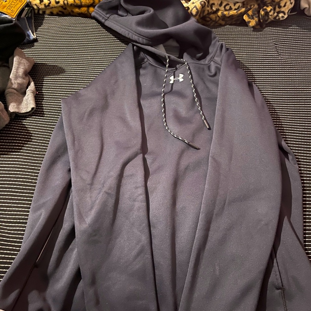 Black Under Armour hoodie